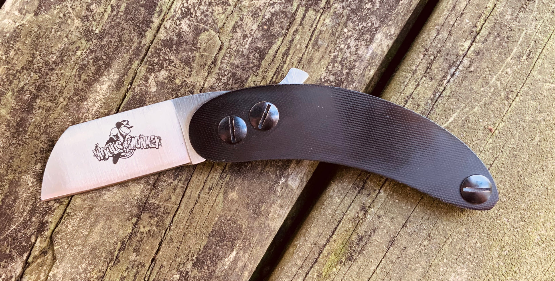 Woods Monkey Neck Knife with AEB-L Wharncliffe blade and black G10 scales